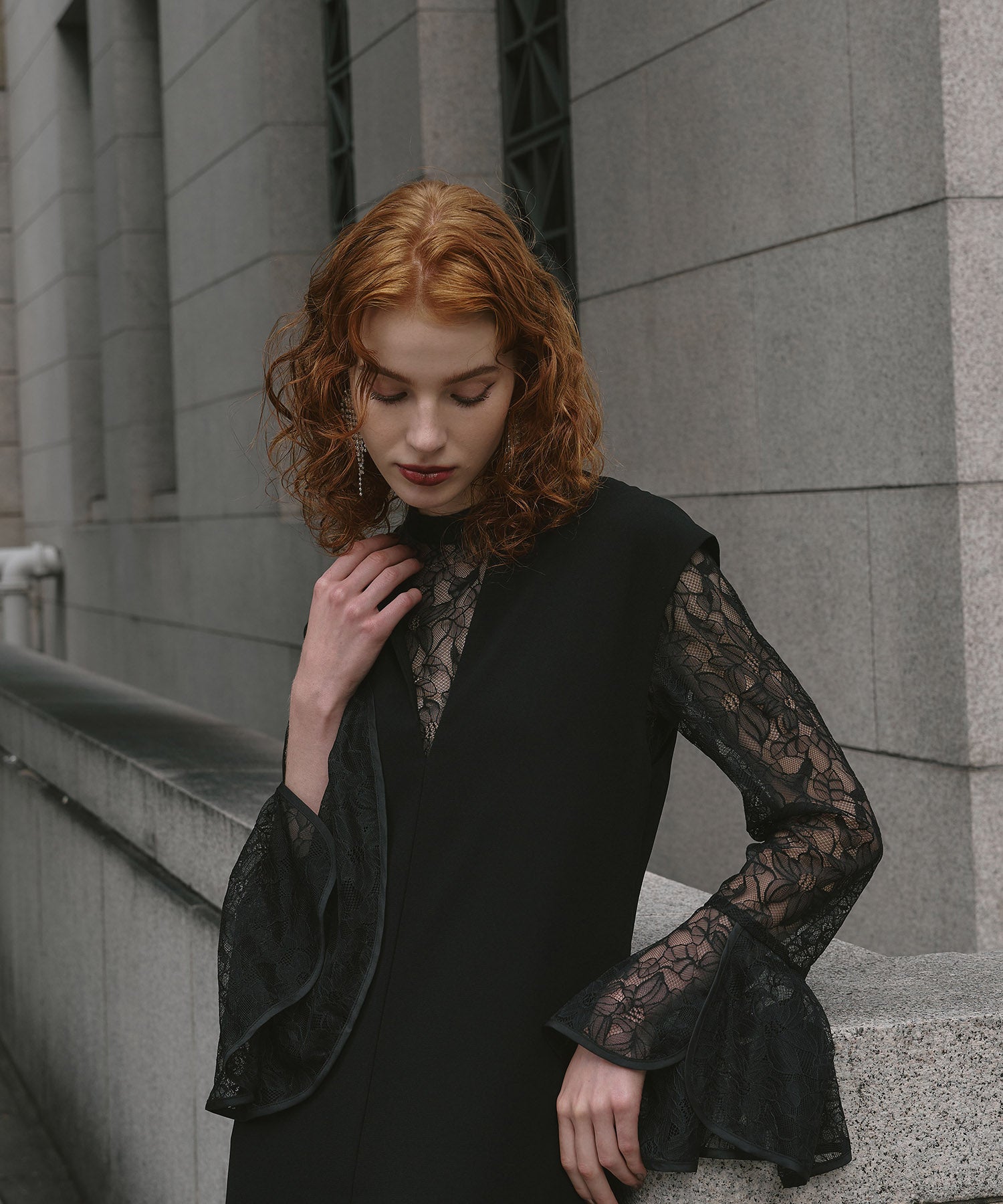 ANDRESDアンドレスド　ブラウン　ベルスリーブスリットドレスパーティードレス BELL SLEEVE SLIT DRESS