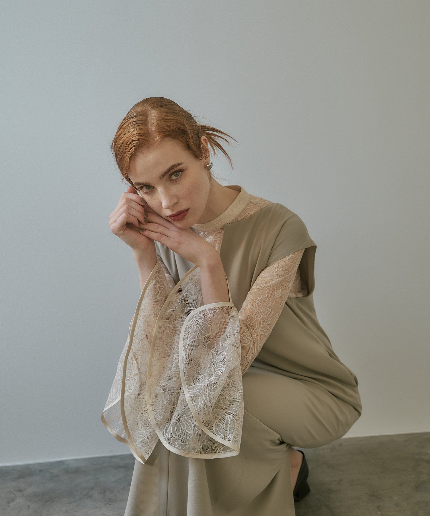 ANDRESD bell sleeve slit dress ブラウン　Sサイズ BELL SLEEVE SLIT DRESS