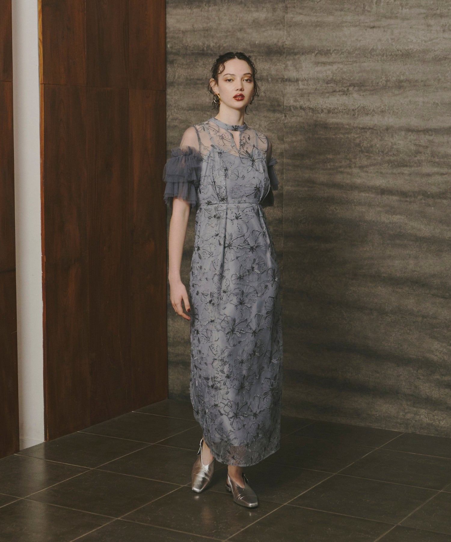 KEY NECK EMBROIDERY DRESS