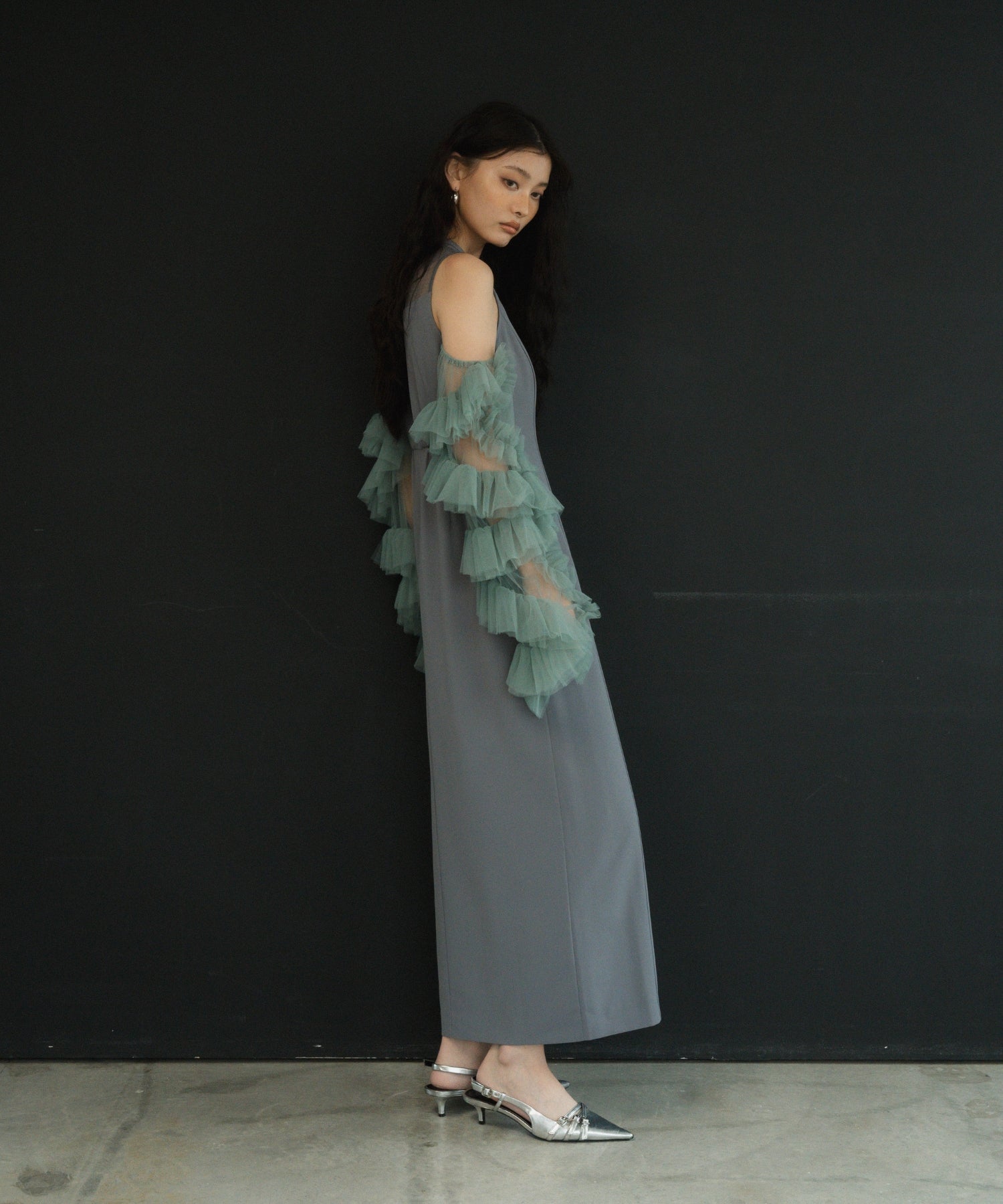 DETACHED SLEEVE DRESS