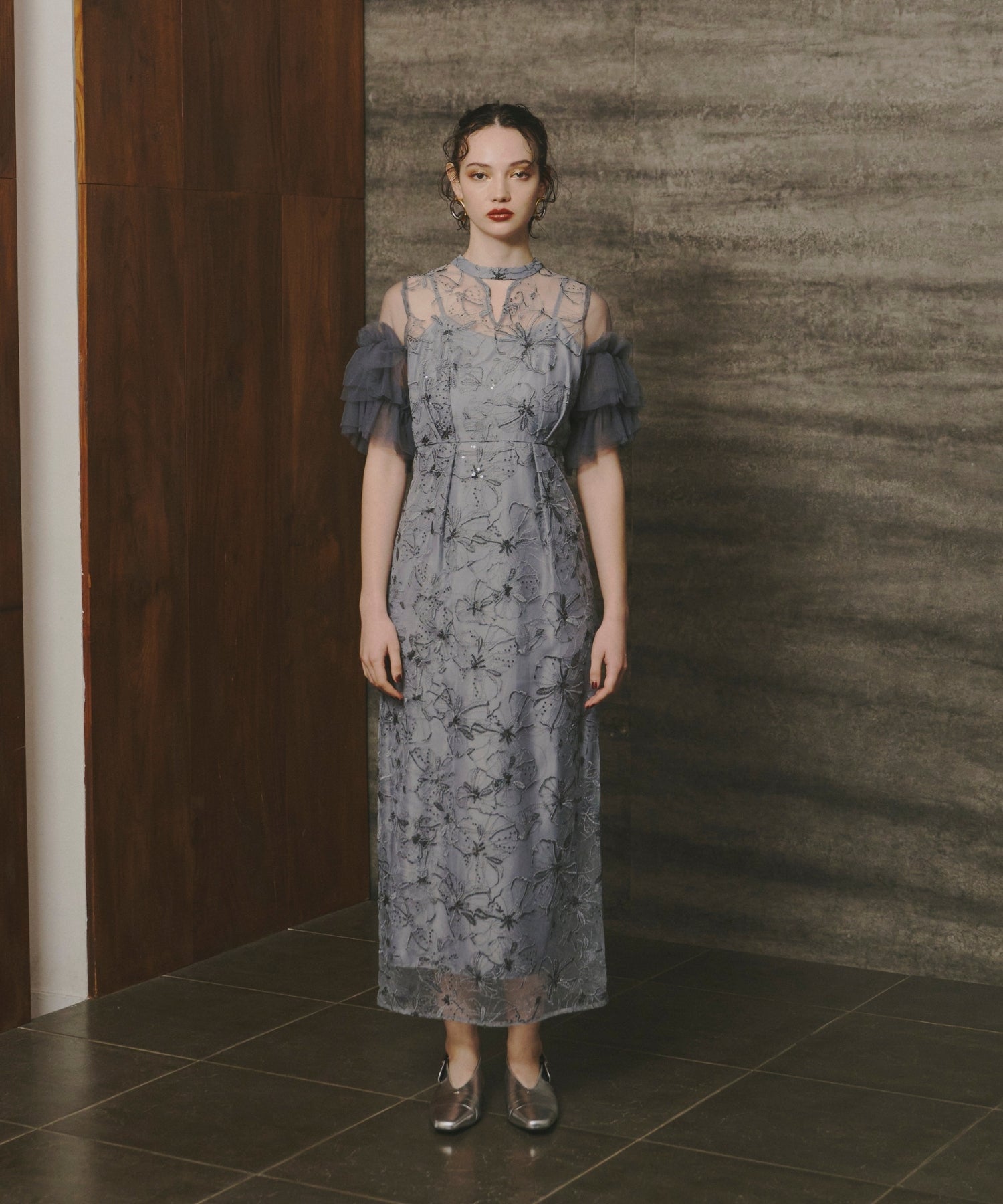 KEY NECK EMBROIDERY DRESS