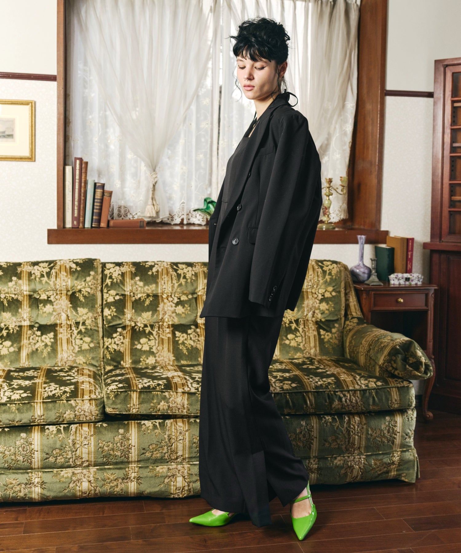 PEAKED LAPEL JACKET