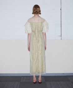 SPANGLE RUFFLE DRESS イエロー 背面全身