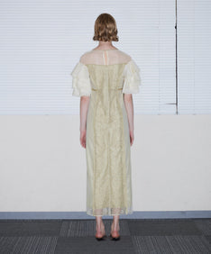 SPANGLE RUFFLE DRESS イエロー 背面全身