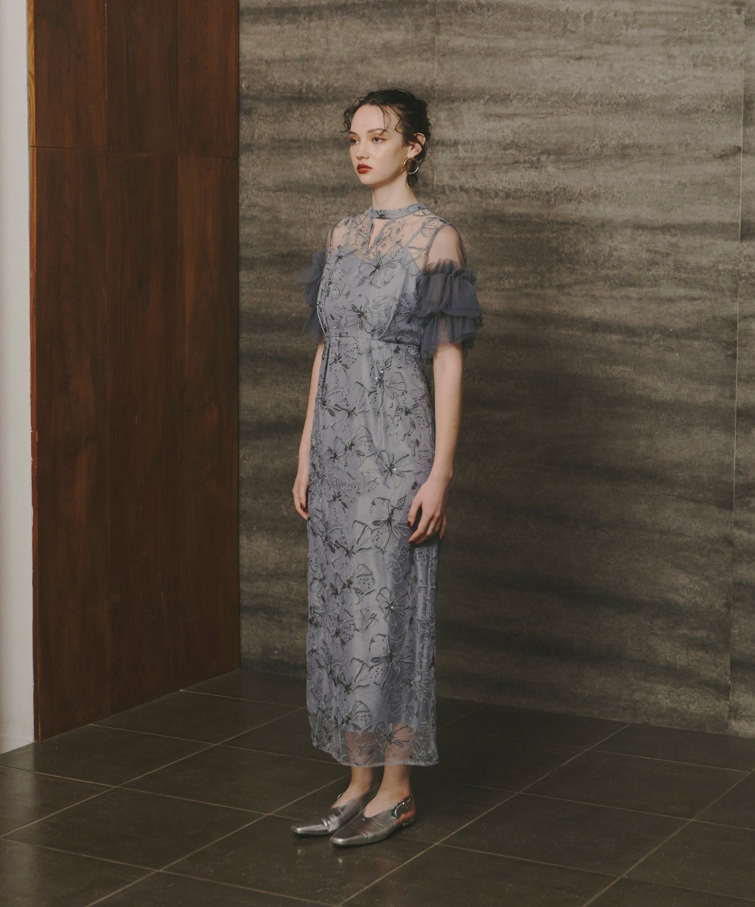 KEY NECK EMBROIDERY DRESS