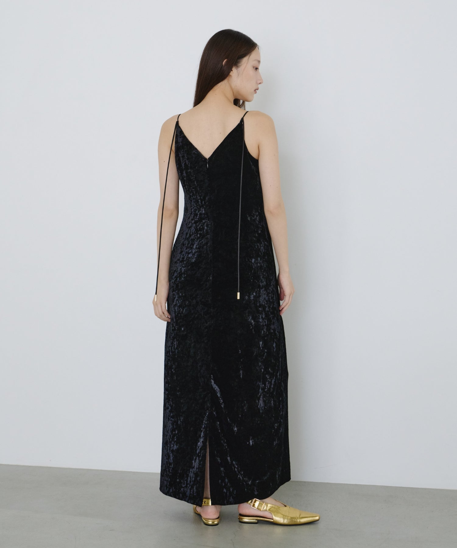CURVED SQUARE VELOUR DRESS