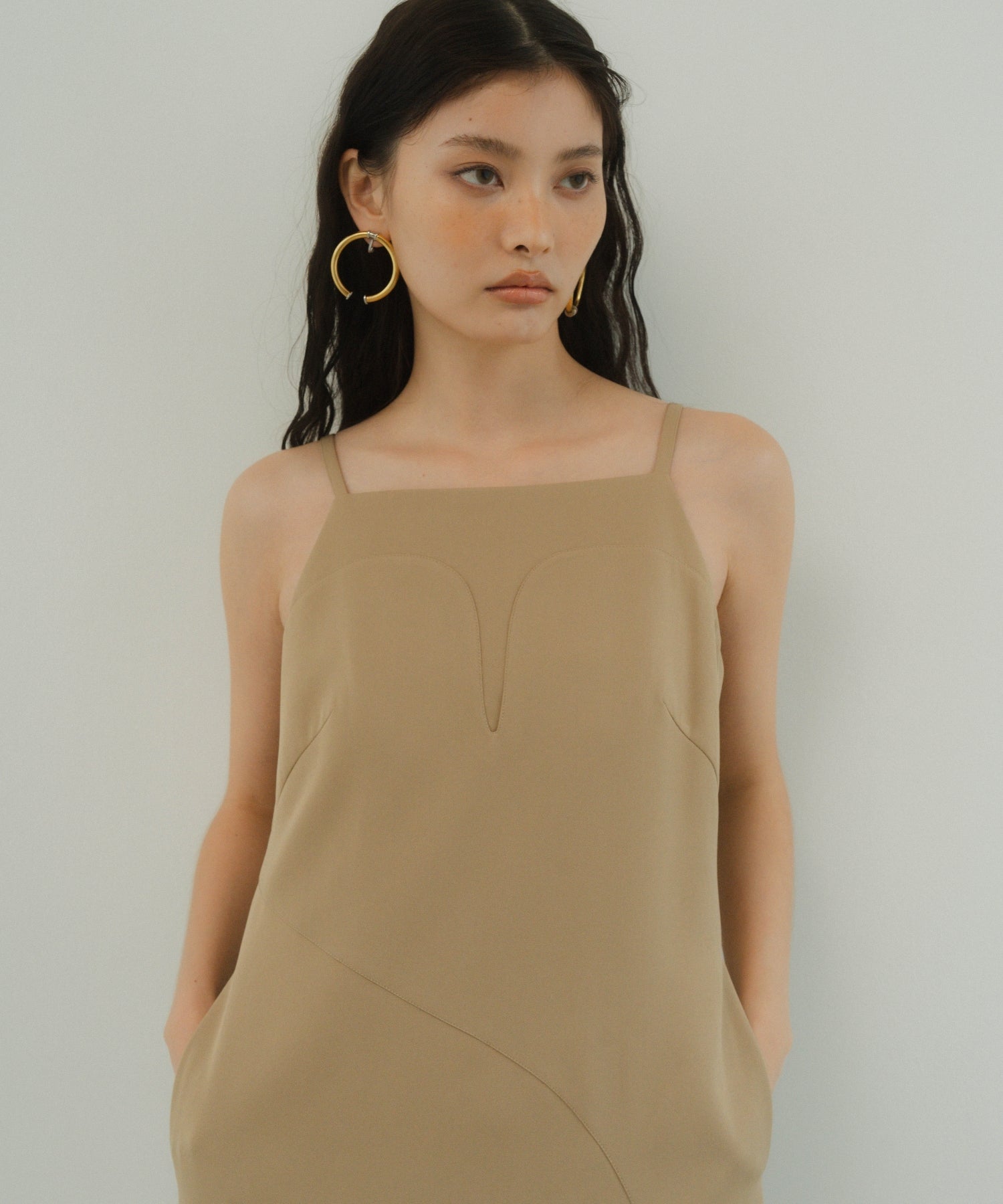 CUTTING CURVE DRESS