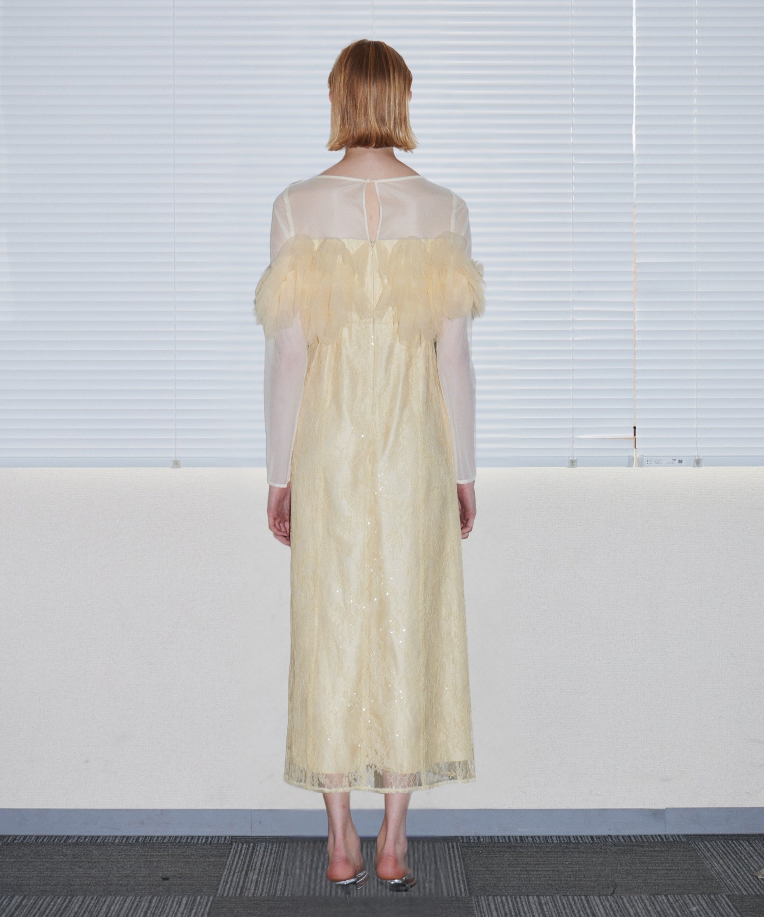 TULLE SPARKLE DRESS イエロー 背面全身