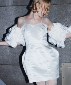 BLISS DRESS ホワイト 正面アップポーズ