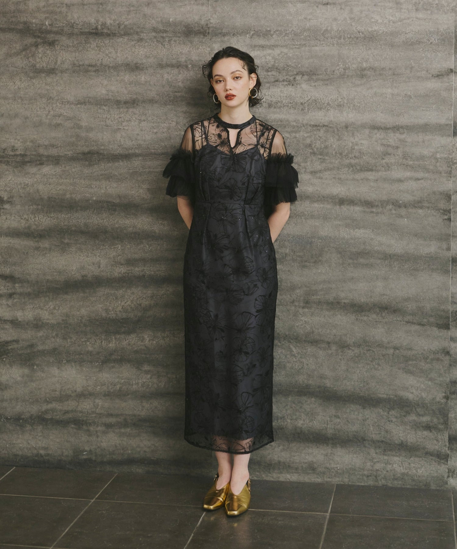 KEY NECK EMBROIDERY DRESS
