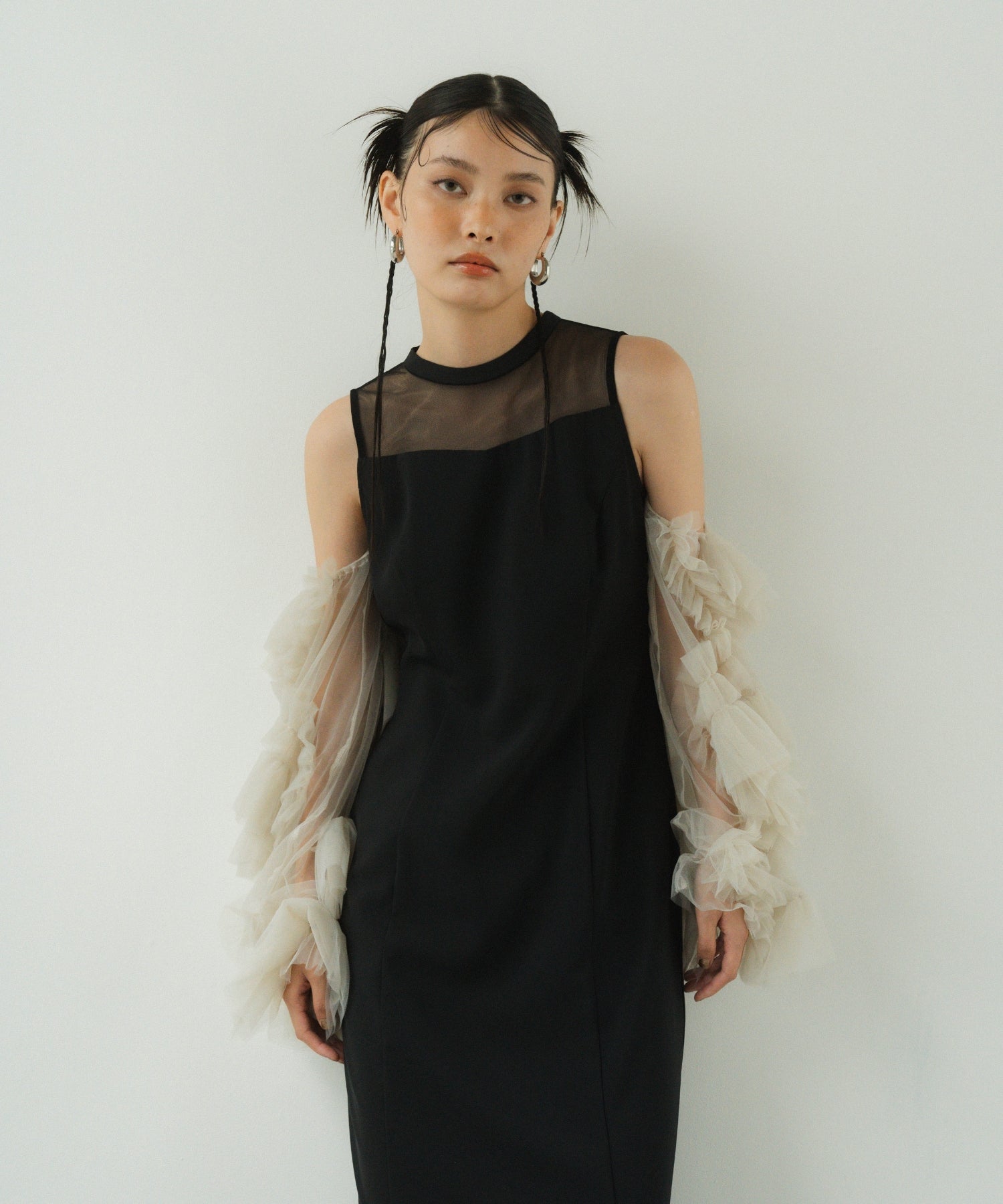 DETACHED SLEEVE DRESS
