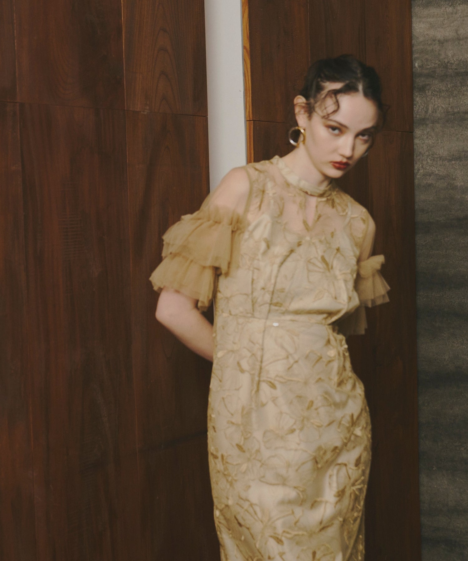 KEY NECK EMBROIDERY DRESS