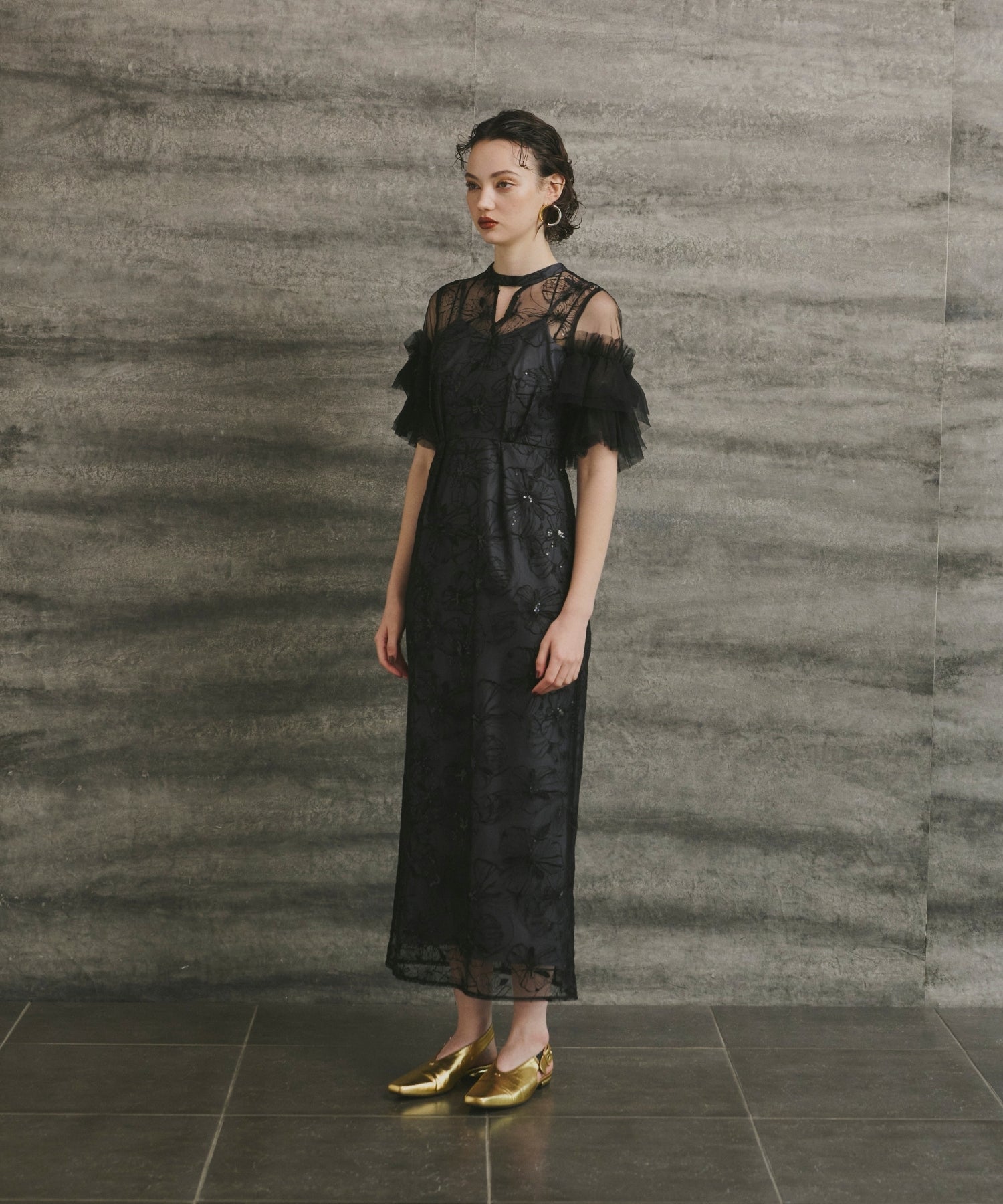 KEY NECK EMBROIDERY DRESS