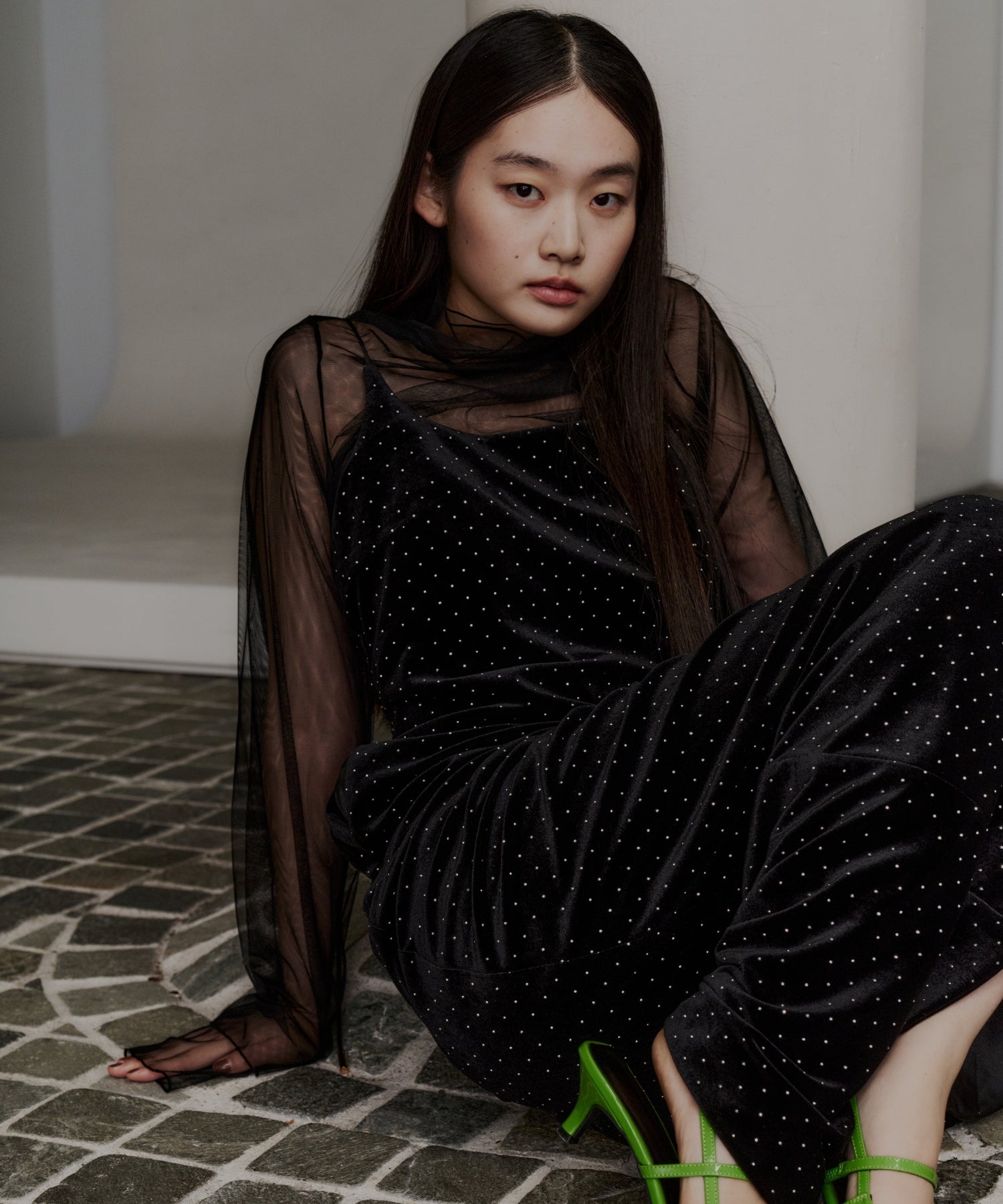CURVED SQUARE VELOUR DRESS
