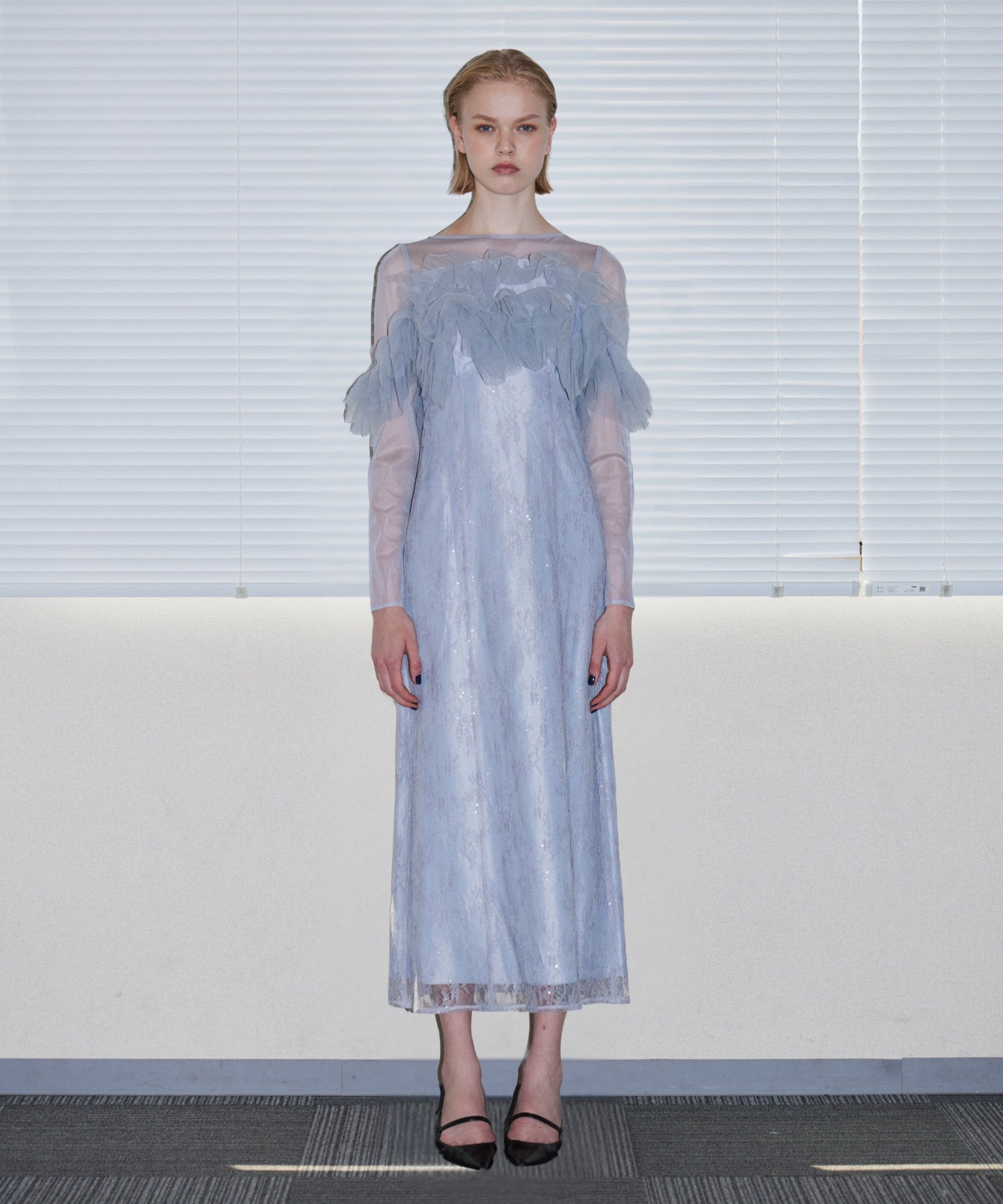 TULLE SPARKLE DRESS ライトグレー 正面全身