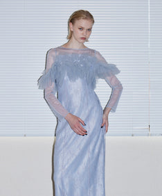 TULLE SPARKLE DRESS ライトグレー 正面アップポーズ