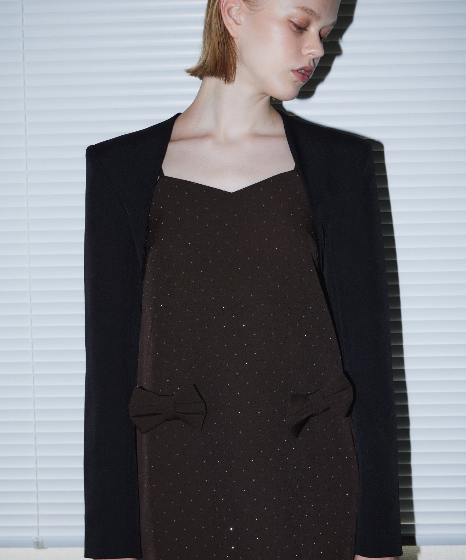 GRINT RIBBON MINI DRESS ブラウン 正面アップ