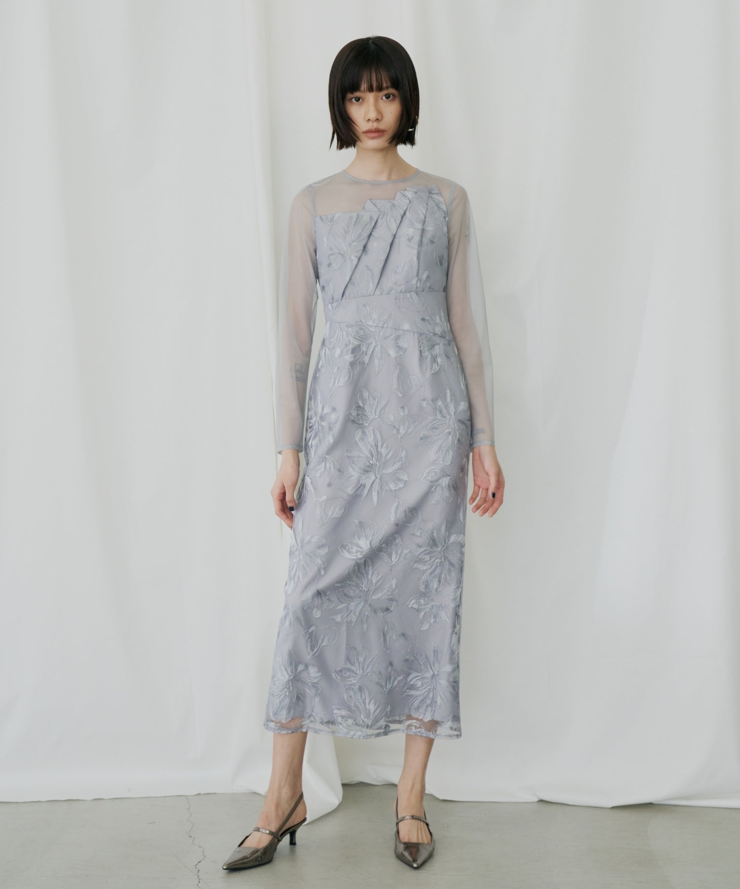 PLEATED FRONT FLOWER DRESS