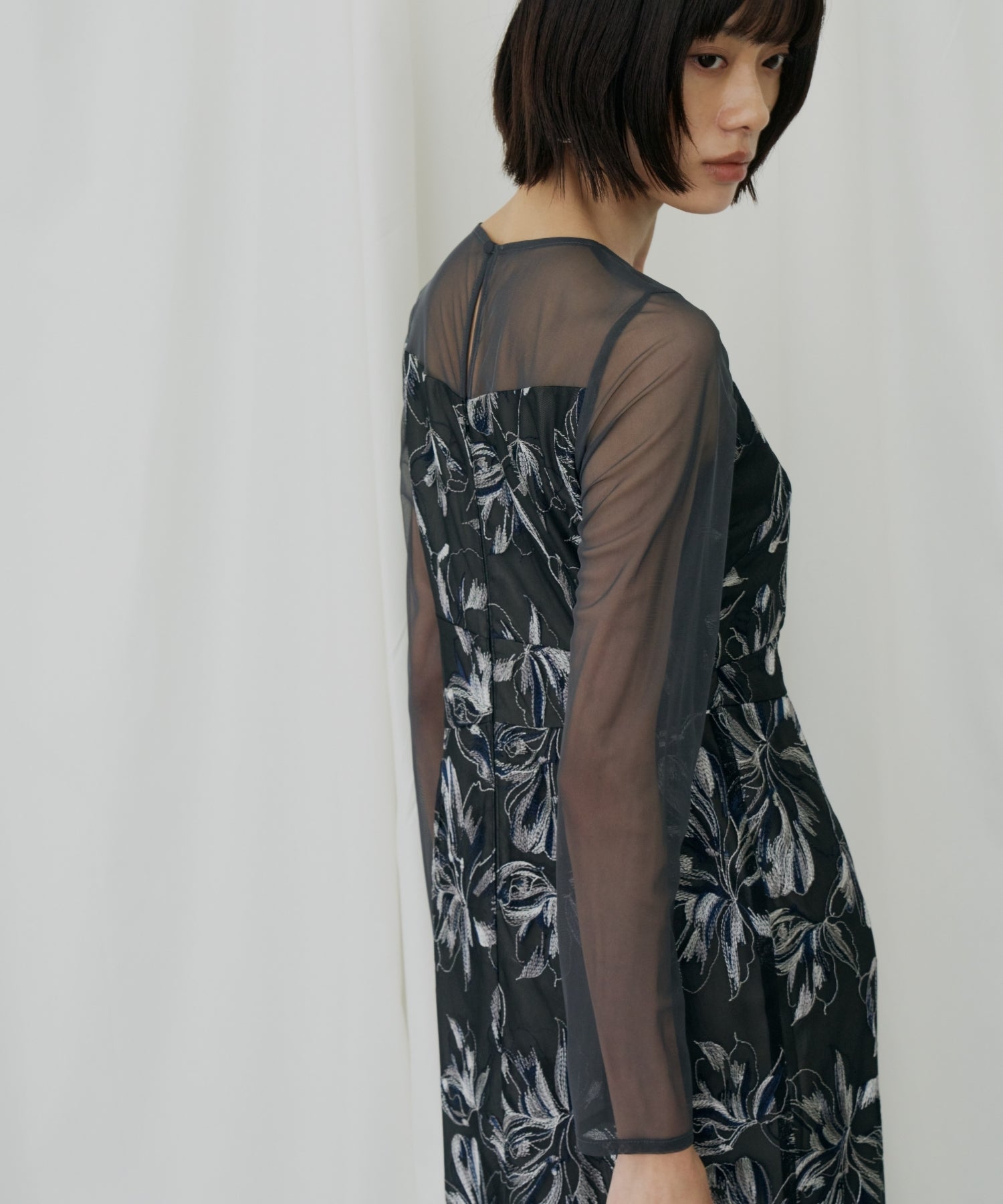 PLEATED FRONT FLOWER DRESS