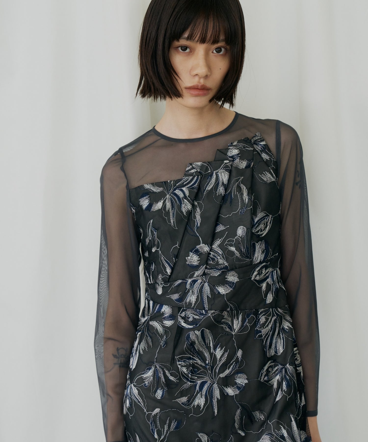 PLEATED FRONT FLOWER DRESS