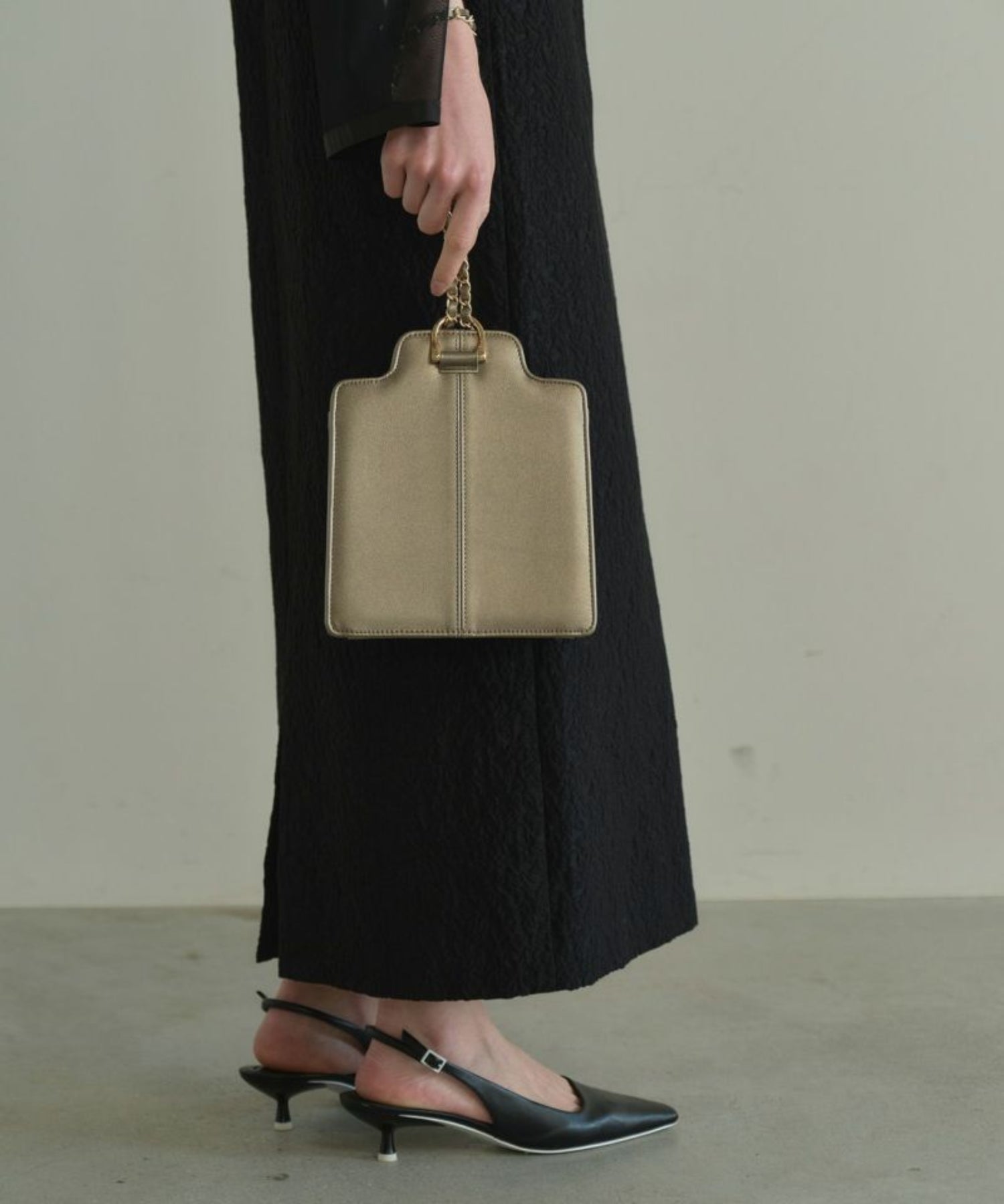 ONE HANDLE SQUARE BAG