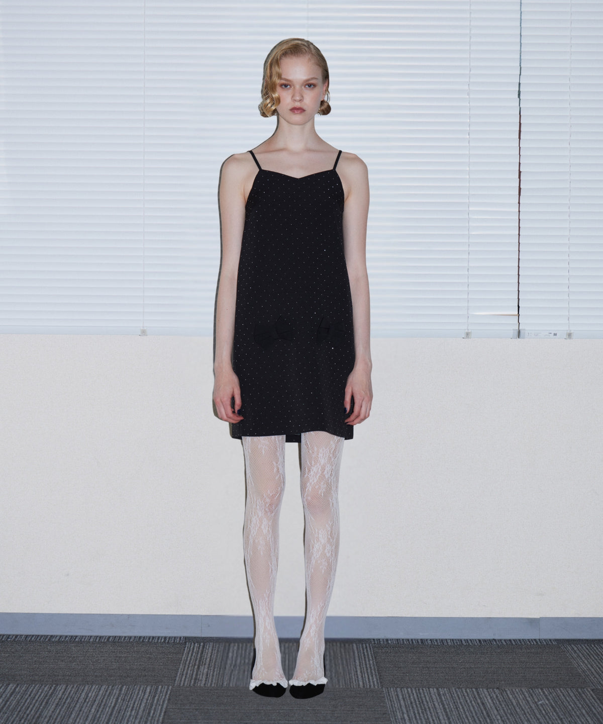 GRINT RIBBON MINI DRESS ブラック 正面全身