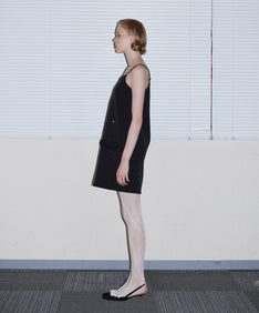 GRINT RIBBON MINI DRESS ブラック 横向き全身