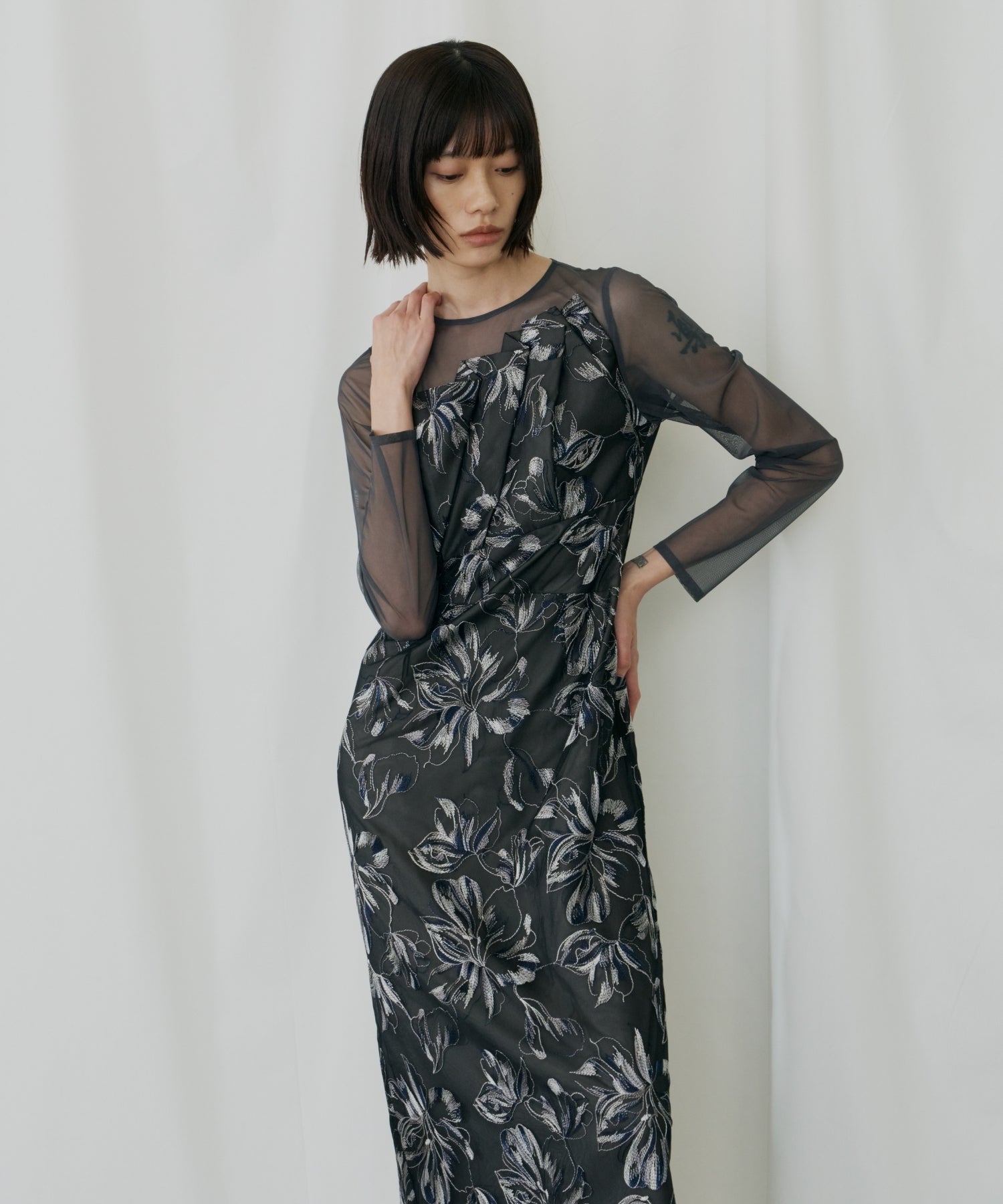 PLEATED FRONT FLOWER DRESS