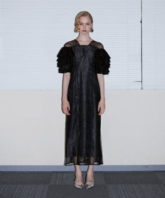 SPANGLE RUFFLE DRESS ブラック 正面全身