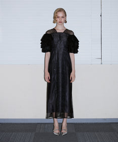 SPANGLE RUFFLE DRESS ブラック 正面全身