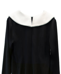 CONTRAST COLLAR DRESS ブラック 背面アップ物撮り画像