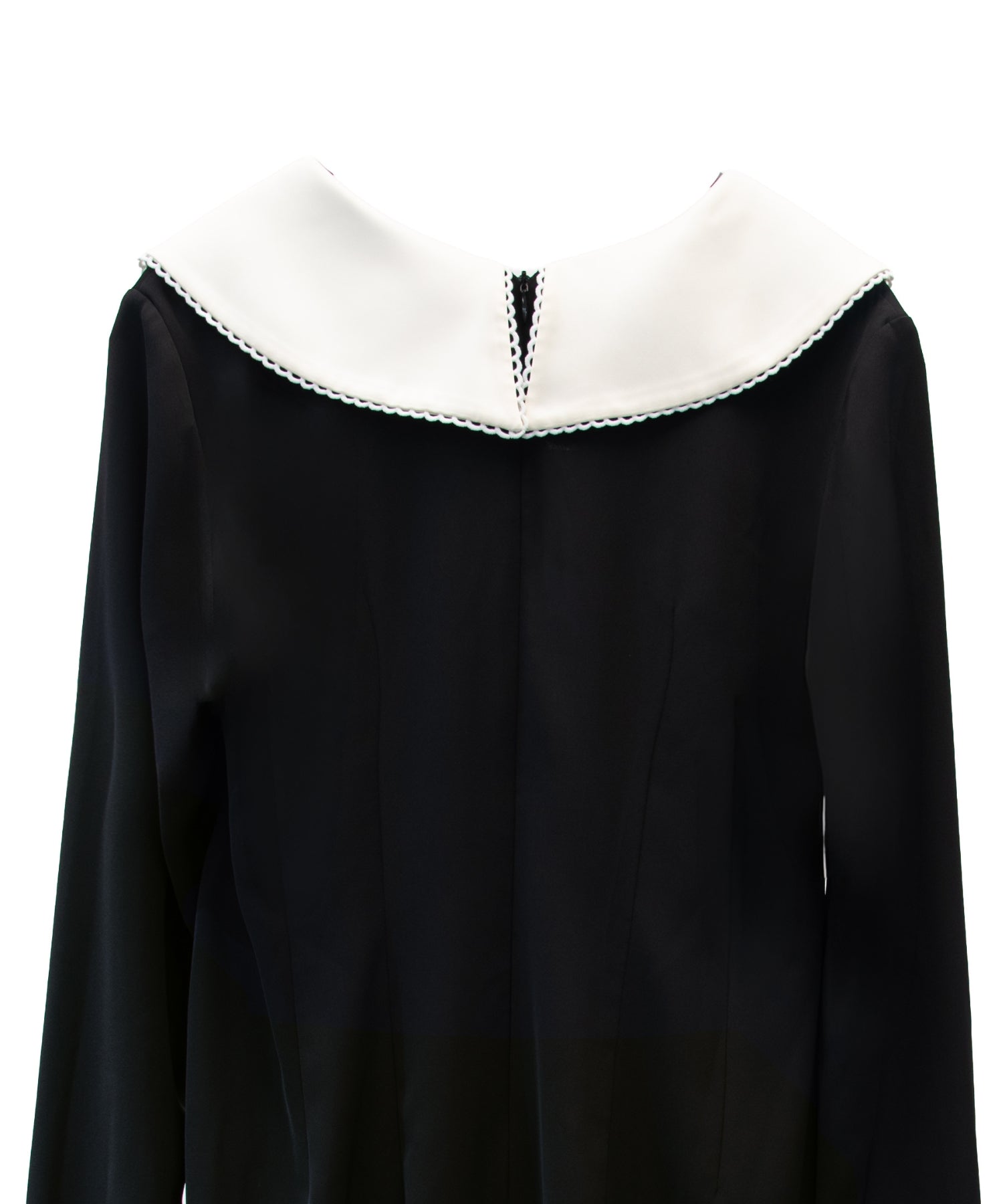 CONTRAST COLLAR DRESS ブラック 背面アップ物撮り画像
