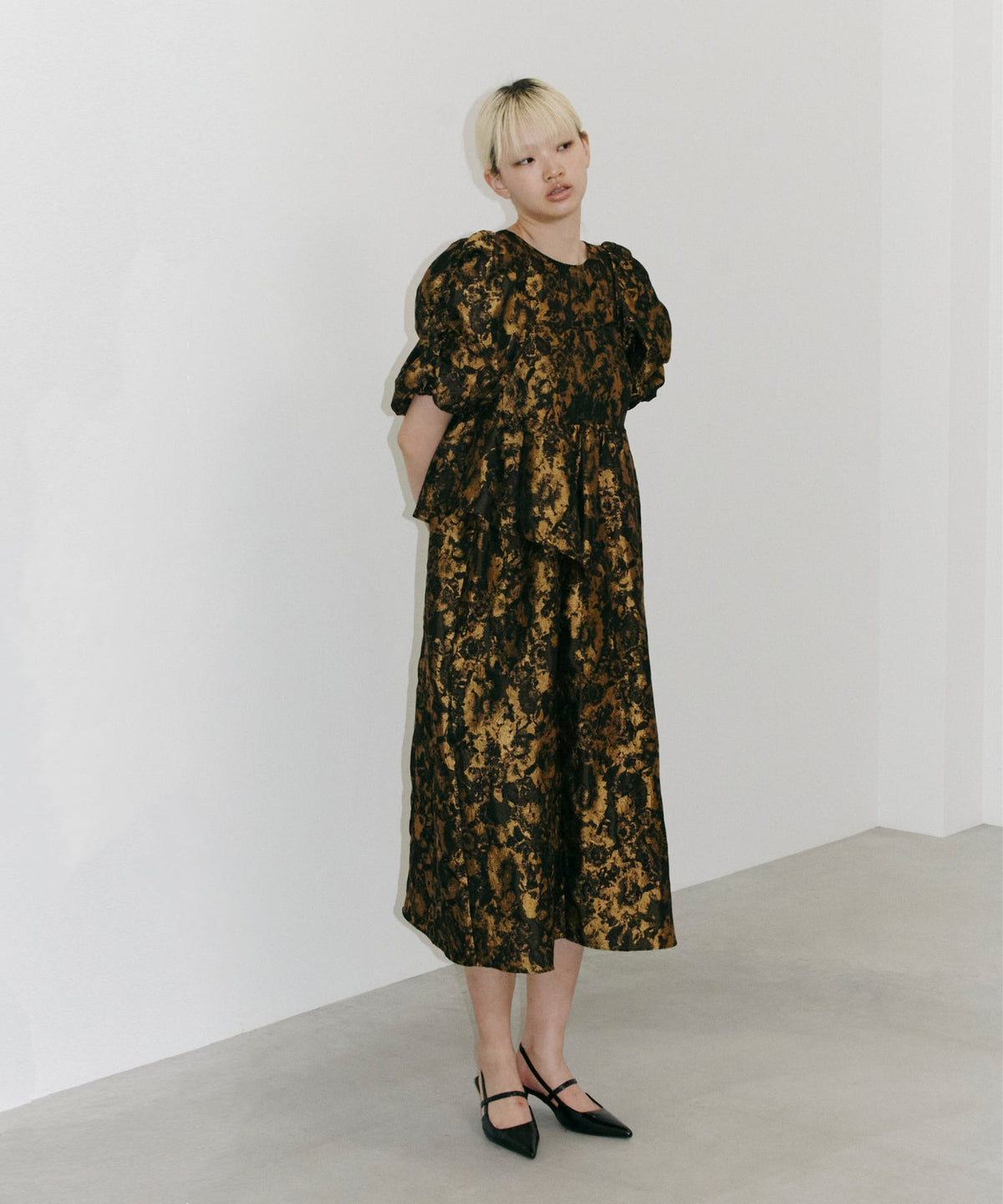 【POPUP】BUBBLE SLEEVE JACQUARD DRESS