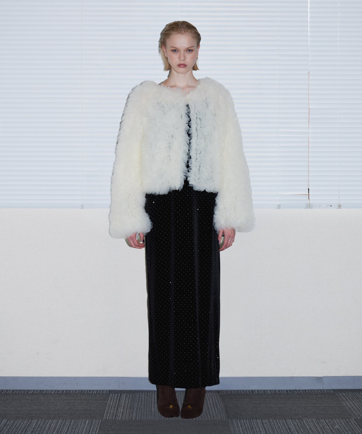 VOLUME TULLE JACKET  アイボリー 正面全身