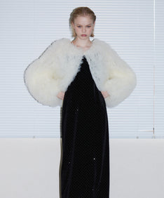 VOLUME TULLE JACKET  アイボリー正面アップポーズ