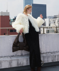 VOLUME TULLE JACKET  アイボリー 正面全身ポーズ
