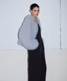 VOLUME TULLE JACKET グレー 正面アップポーズ