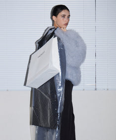 VOLUME TULLE JACKET グレー 背面アップポーズ