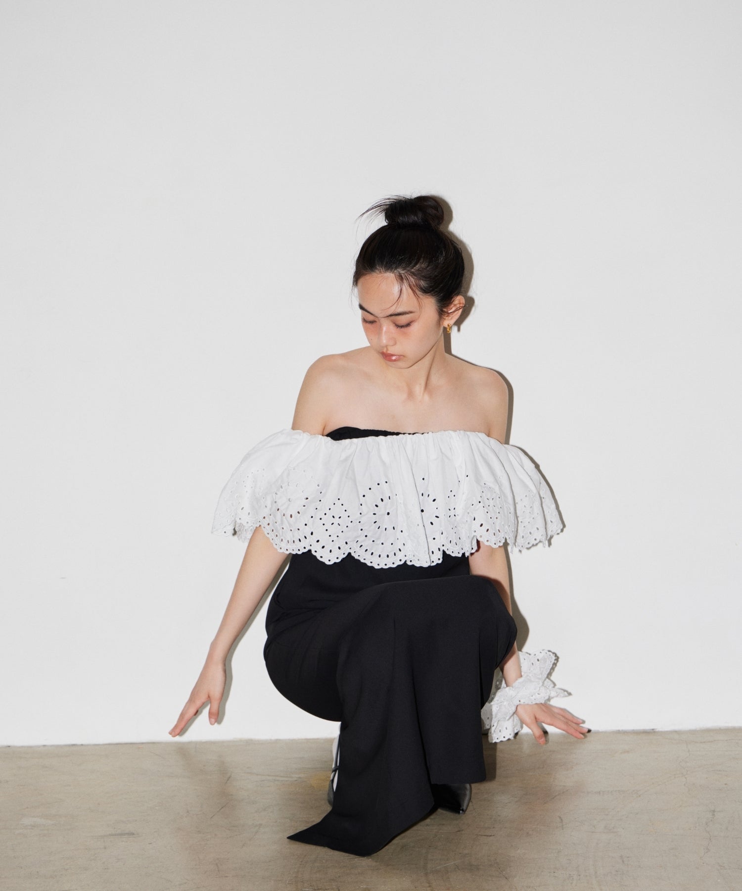 CUTWORK FRILL DRESS