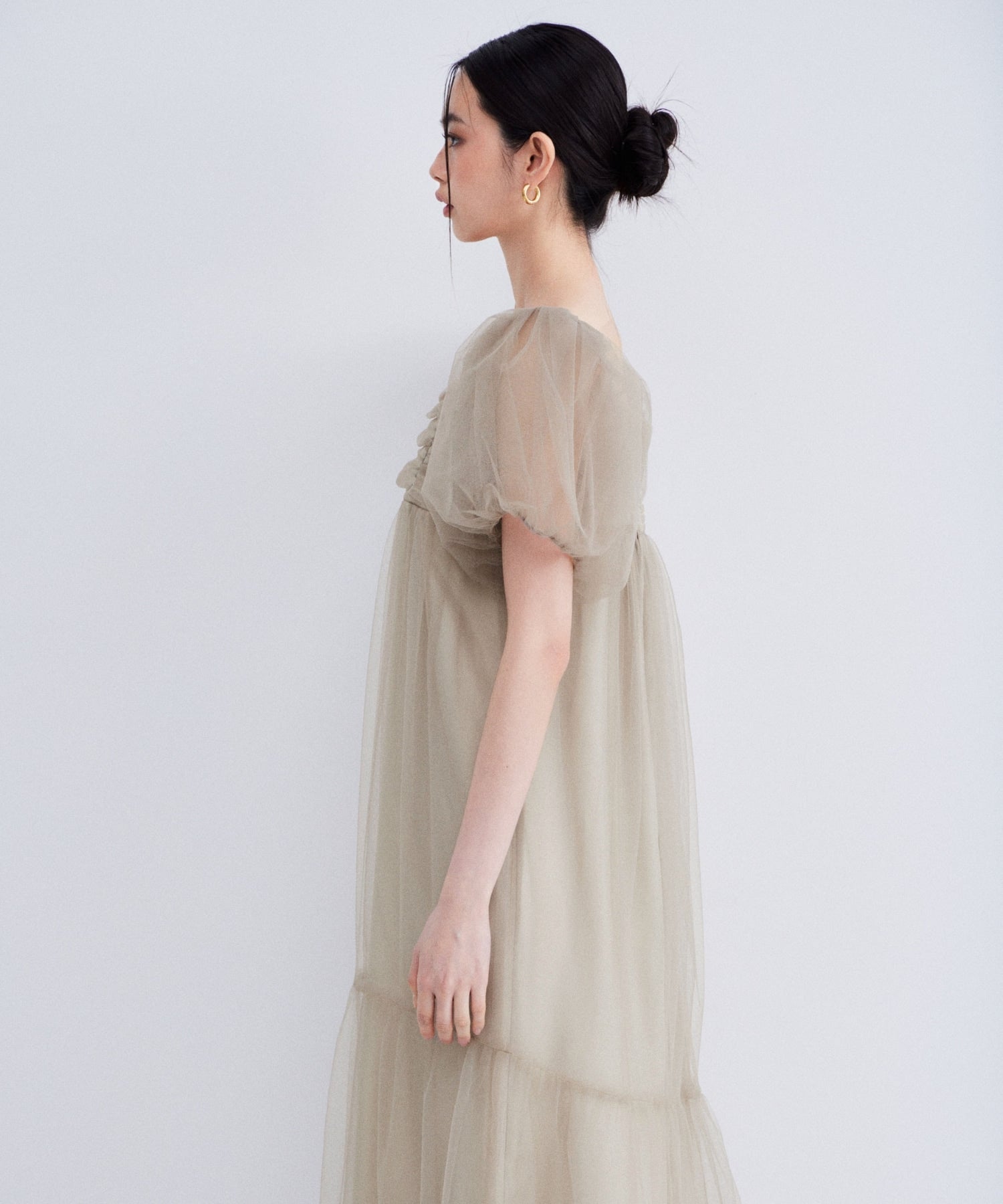 VOLUME TULLE PUFF SLEEVE DRESS
