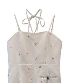 SIGNATURE EMBROIDERY ALL IN ONE アイボリー 正面ディティールアップ物撮り画像
