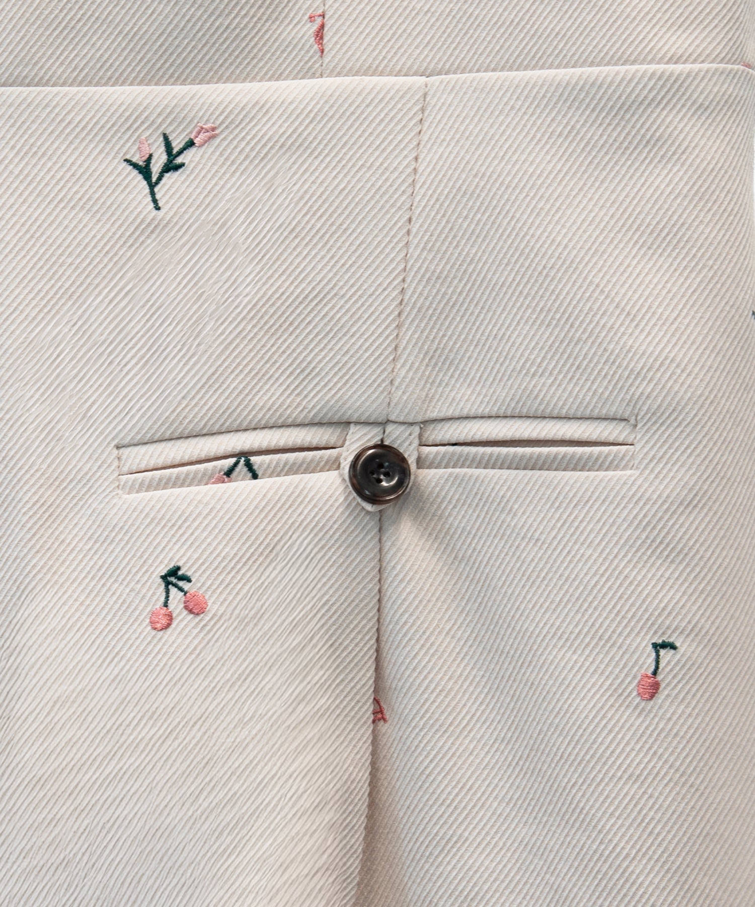 SIGNATURE EMBROIDERY ALL IN ONE アイボリー 素材アップ物撮り画像