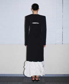 TRENCH BUBBLE DRESS ブラック 背面全身