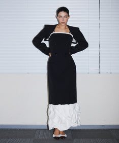 TRENCH BUBBLE DRESS ブラック 正面全身ポーズ
