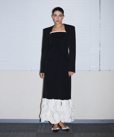 TRENCH BUBBLE DRESS ブラック 正面全身ポーズ
