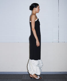 TRENCH BUBBLE DRESS ブラック 横向き全身
