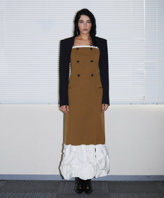 TRENCH BUBBLE DRESS キャメル 正面全身