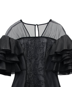SPANGLE RUFFLE DRESS ブラック 正面アップ物撮り画像