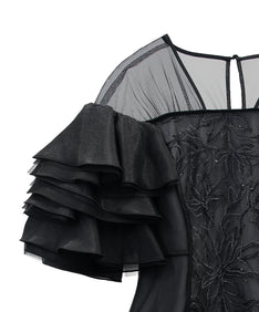 SPANGLE RUFFLE DRESS ブラック 正面アップ物撮り画像