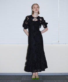 FLOCKING BOLERO DRESS ブラック 正面全身ポーズ